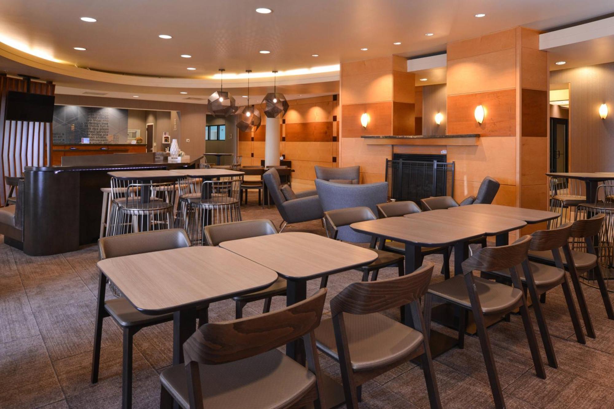 Springhill Suites Pittsburgh Mills Tarentum Экстерьер фото