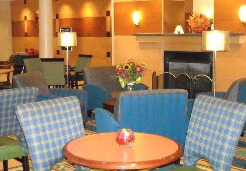 Springhill Suites Pittsburgh Mills Tarentum Ресторан фото
