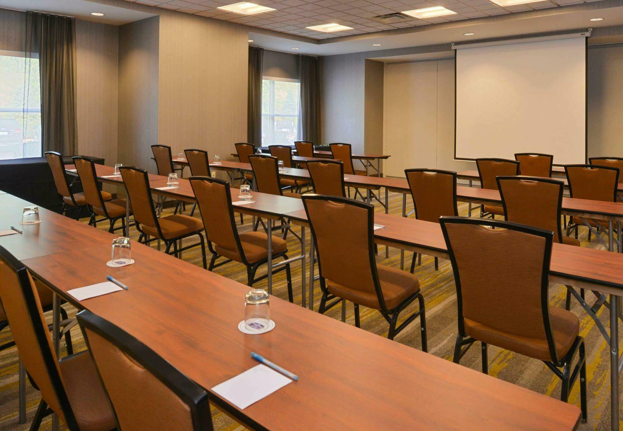 Springhill Suites Pittsburgh Mills Tarentum Экстерьер фото